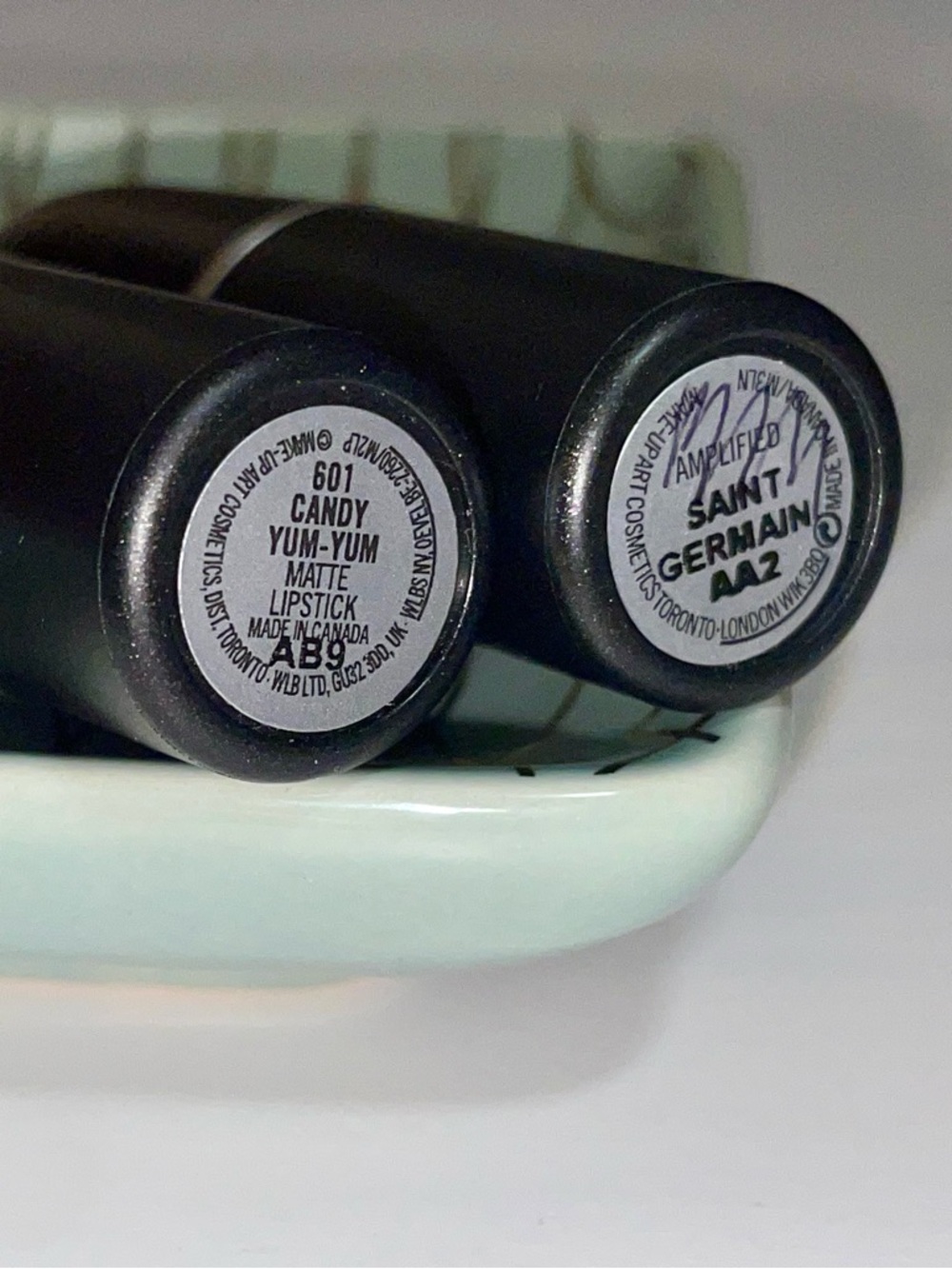 MAC Cosmetics Lipstick Duo - Saint Germain & Candy Yum Yum - Picture 2 of 4
